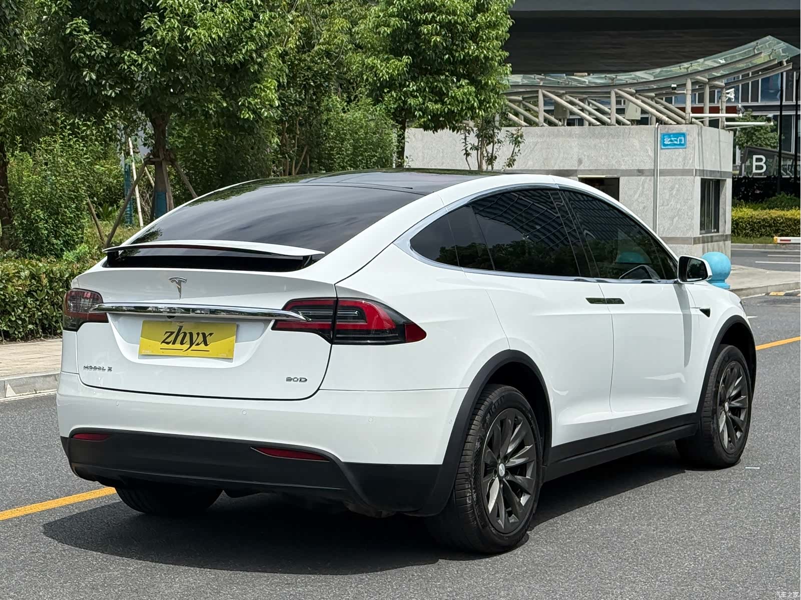 Tesla Model X, 2017 14