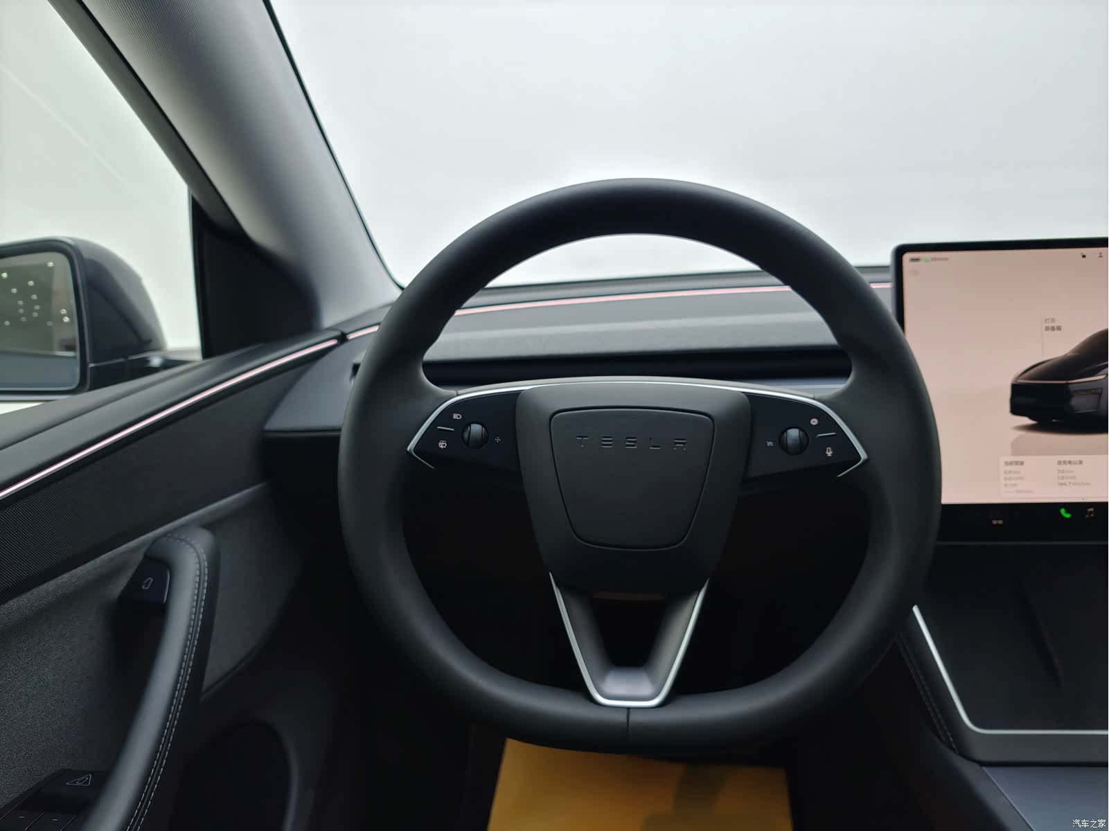 Tesla Model Y, 2025 все фото