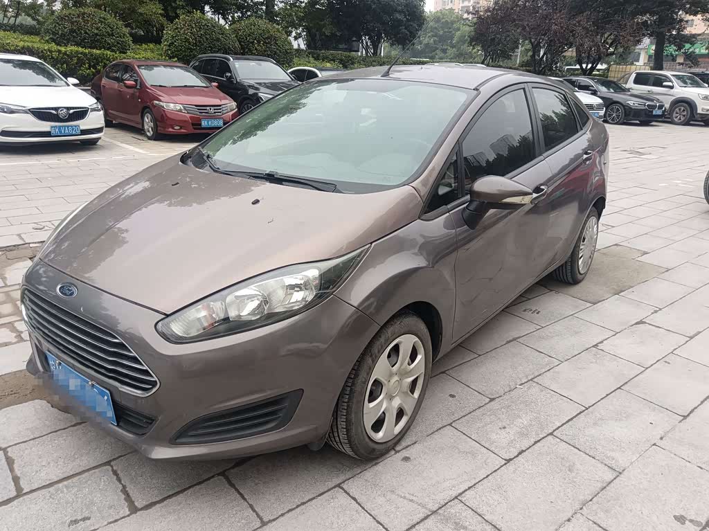 Ford Fiesta 2013 1.5L MT Fashion