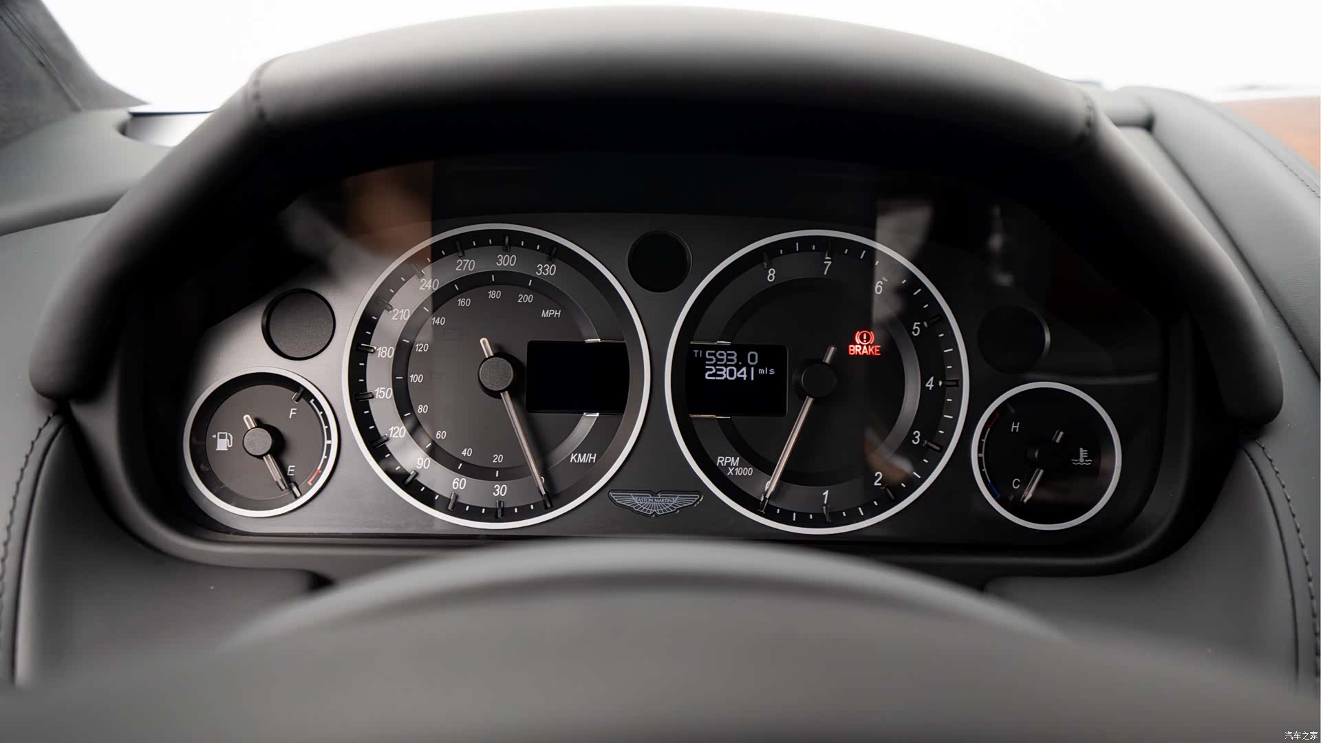 Aston Martin Rapide, 2013 10