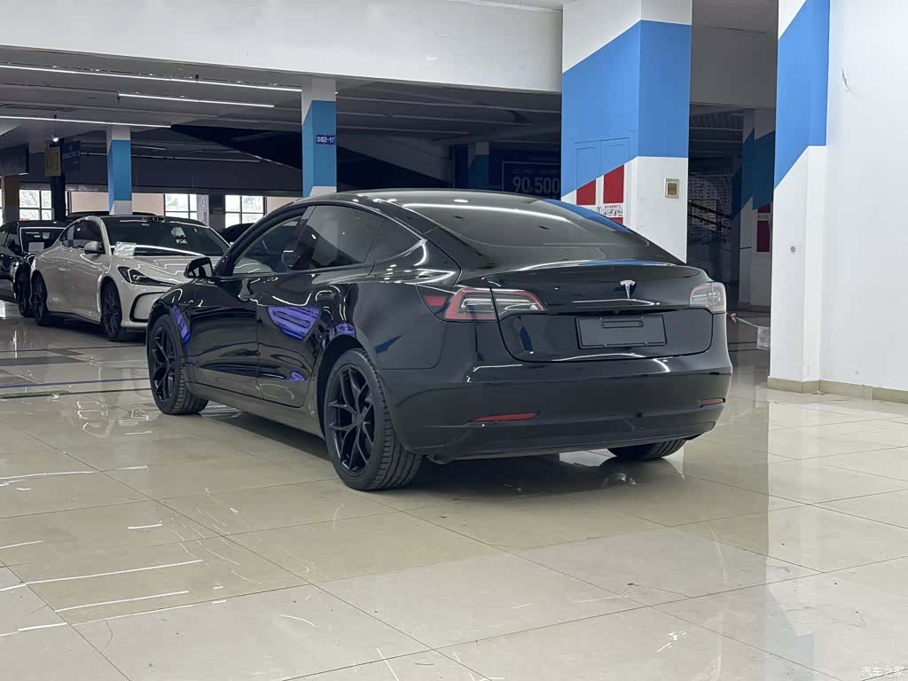 Tesla Model 3, 2022 6