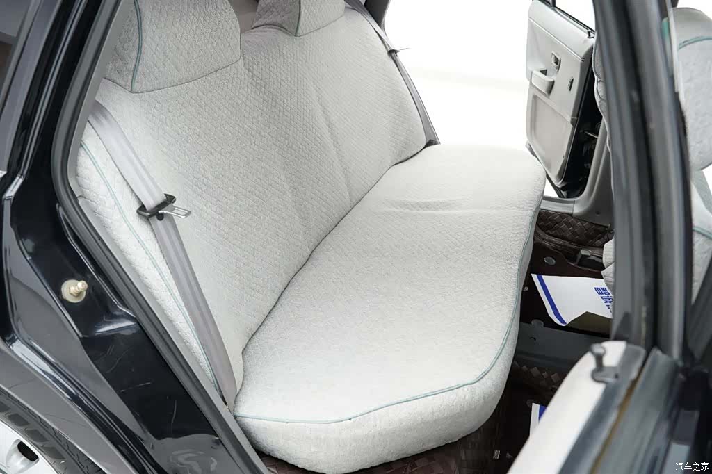 Volkswagen Santana, 2010 24