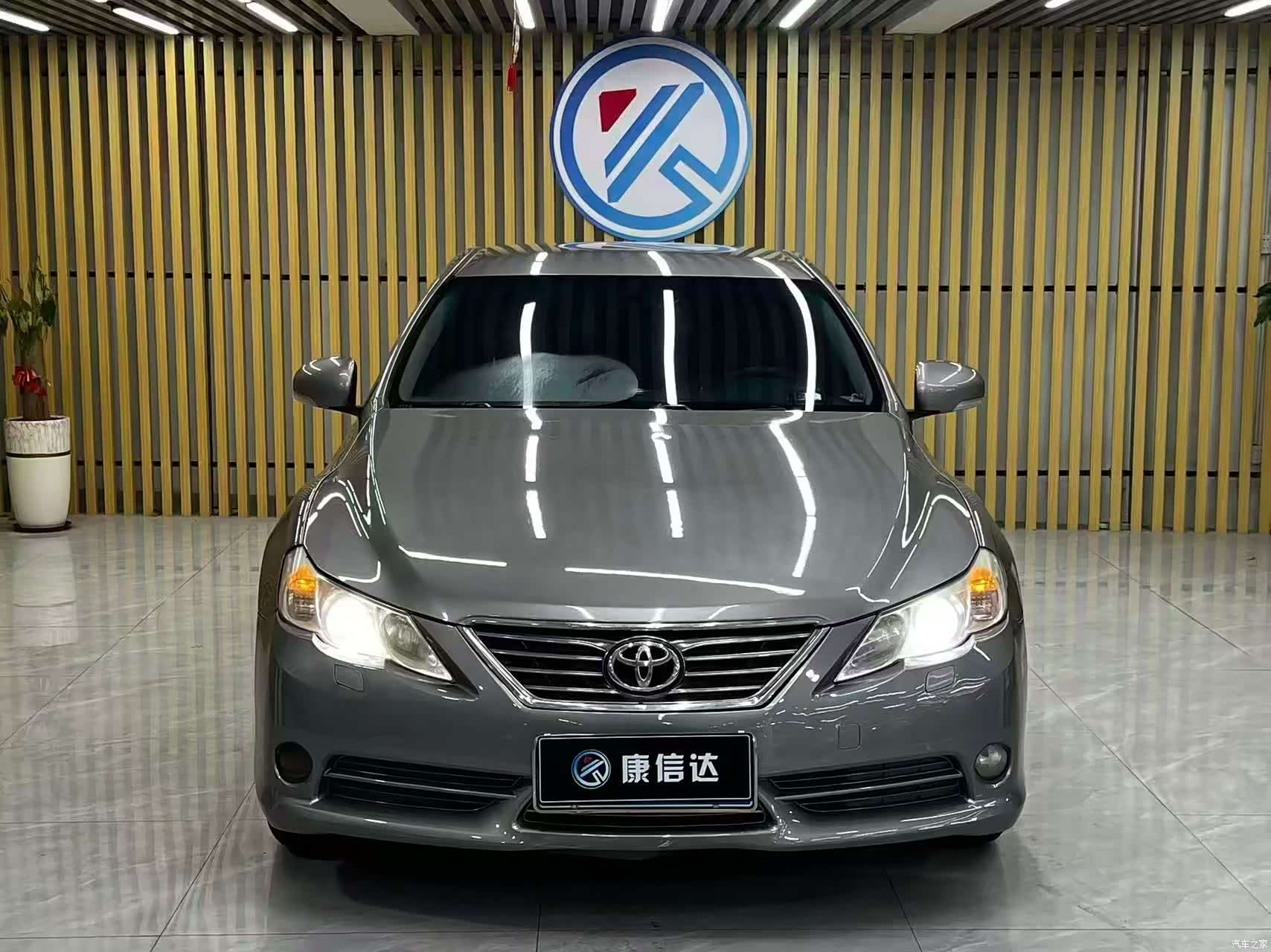 Toyota 2.5V, 2012 2