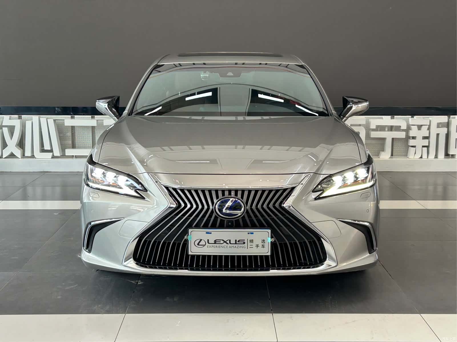 Lexus ES, 2021 3