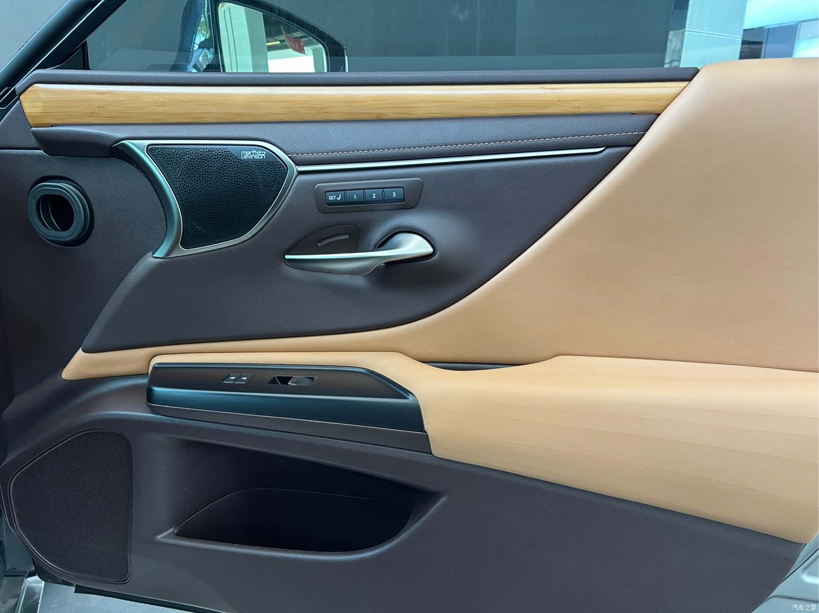 Lexus ES, 2021 16