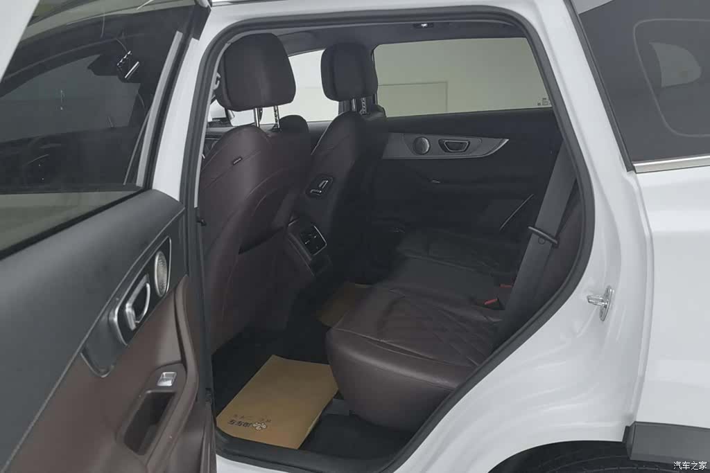 Chery Tiggo 8, 2024 11