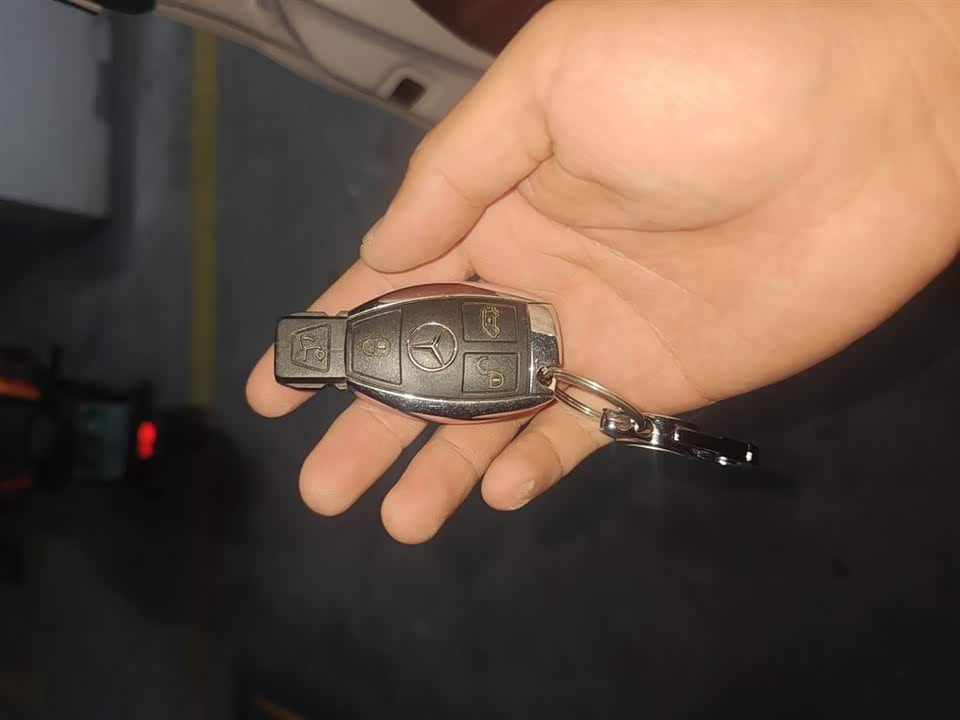 Mercedes-Benz V-class