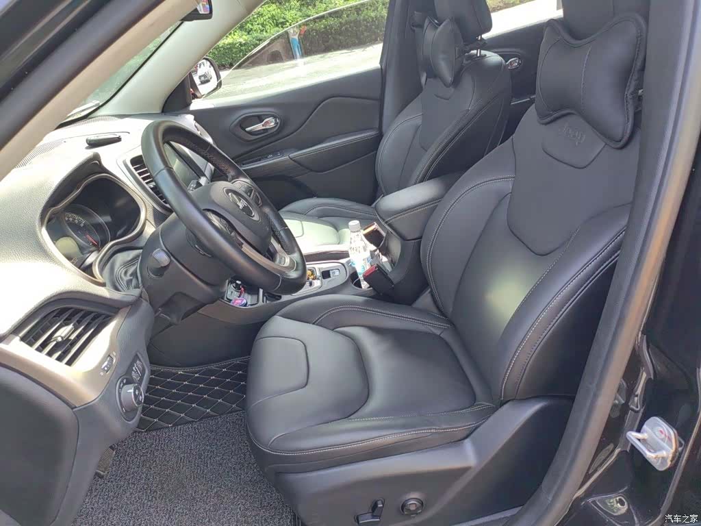Jeep Cherokee, 2016 11