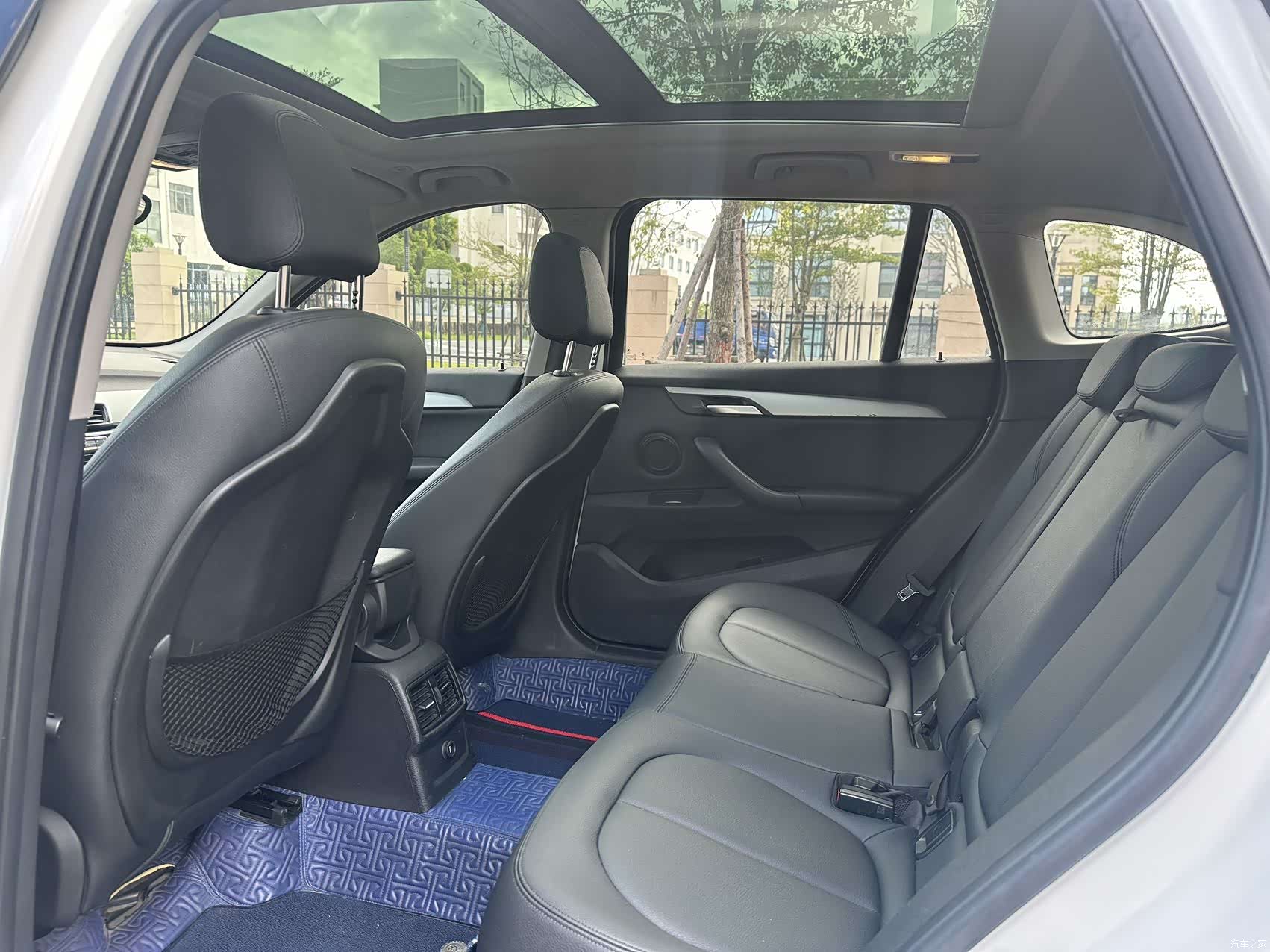 BMW X1, 2018 все фото