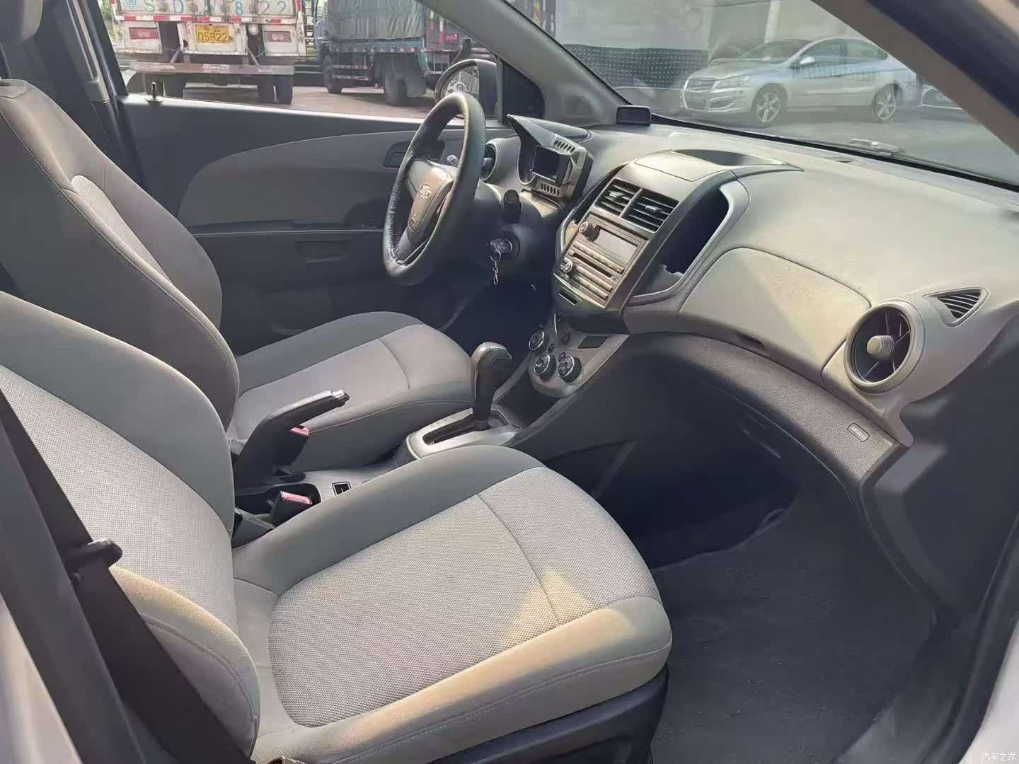 Chevrolet SL, 2012 9