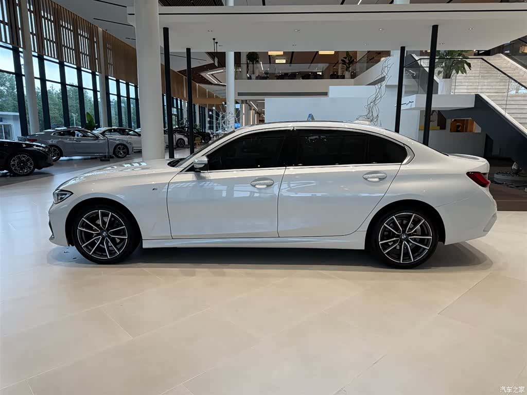 BMW 3 Series, 2022 2