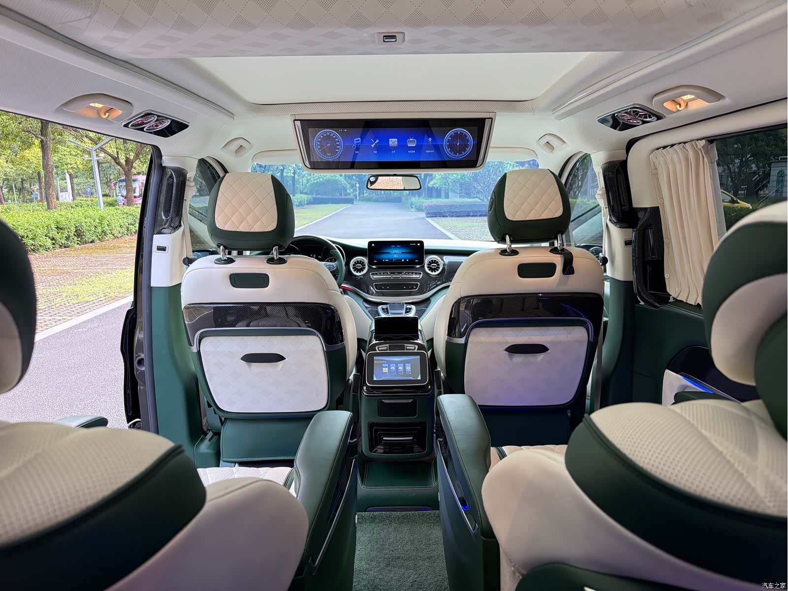 Mercedes-Benz V-Class, 2022 15