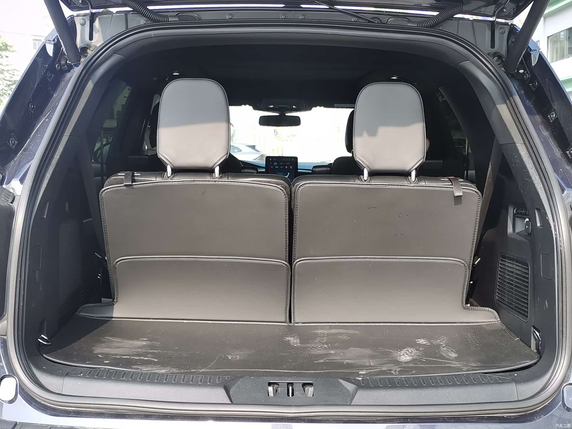 Ford Explorer, 2022 15