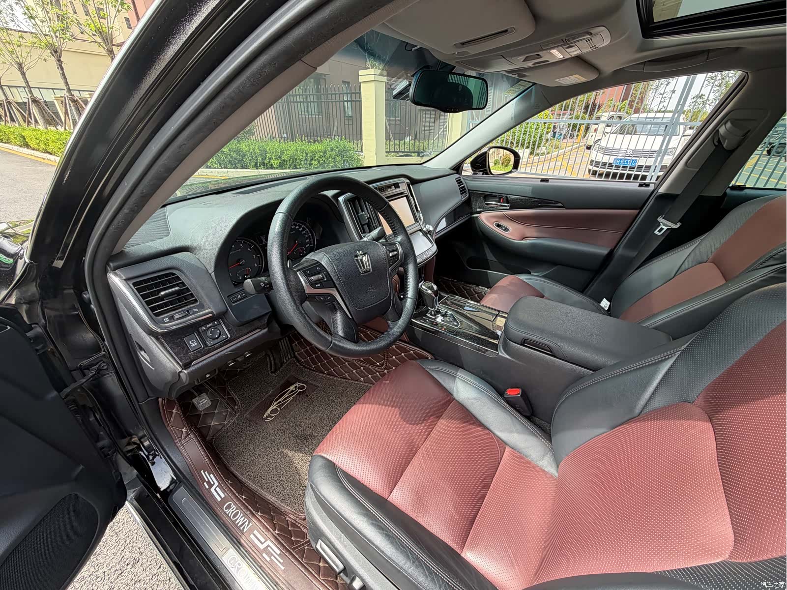 Toyota Crown, 2018 4