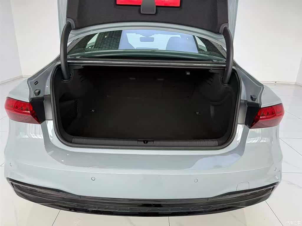 Audi A7L, 2025 6