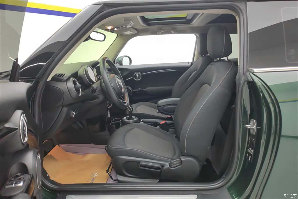 Mini ONE, 2019 9