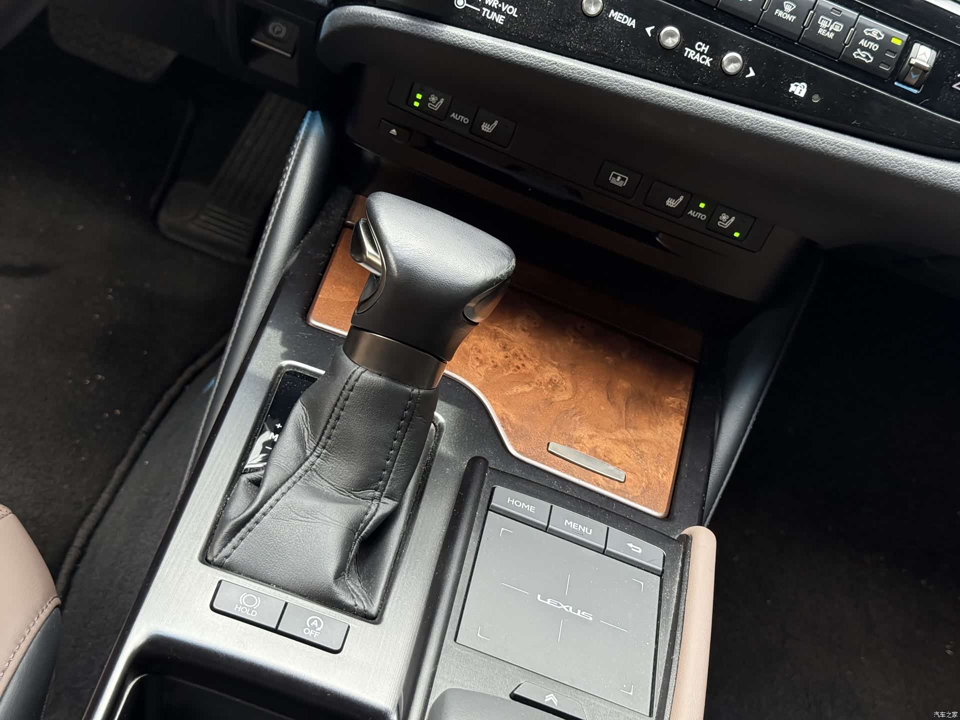 Lexus ES, 2022 18