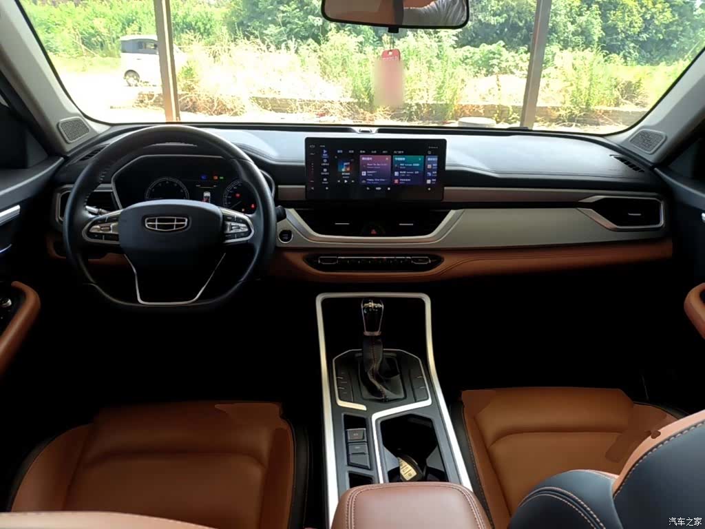 Geely X6, 2021 10