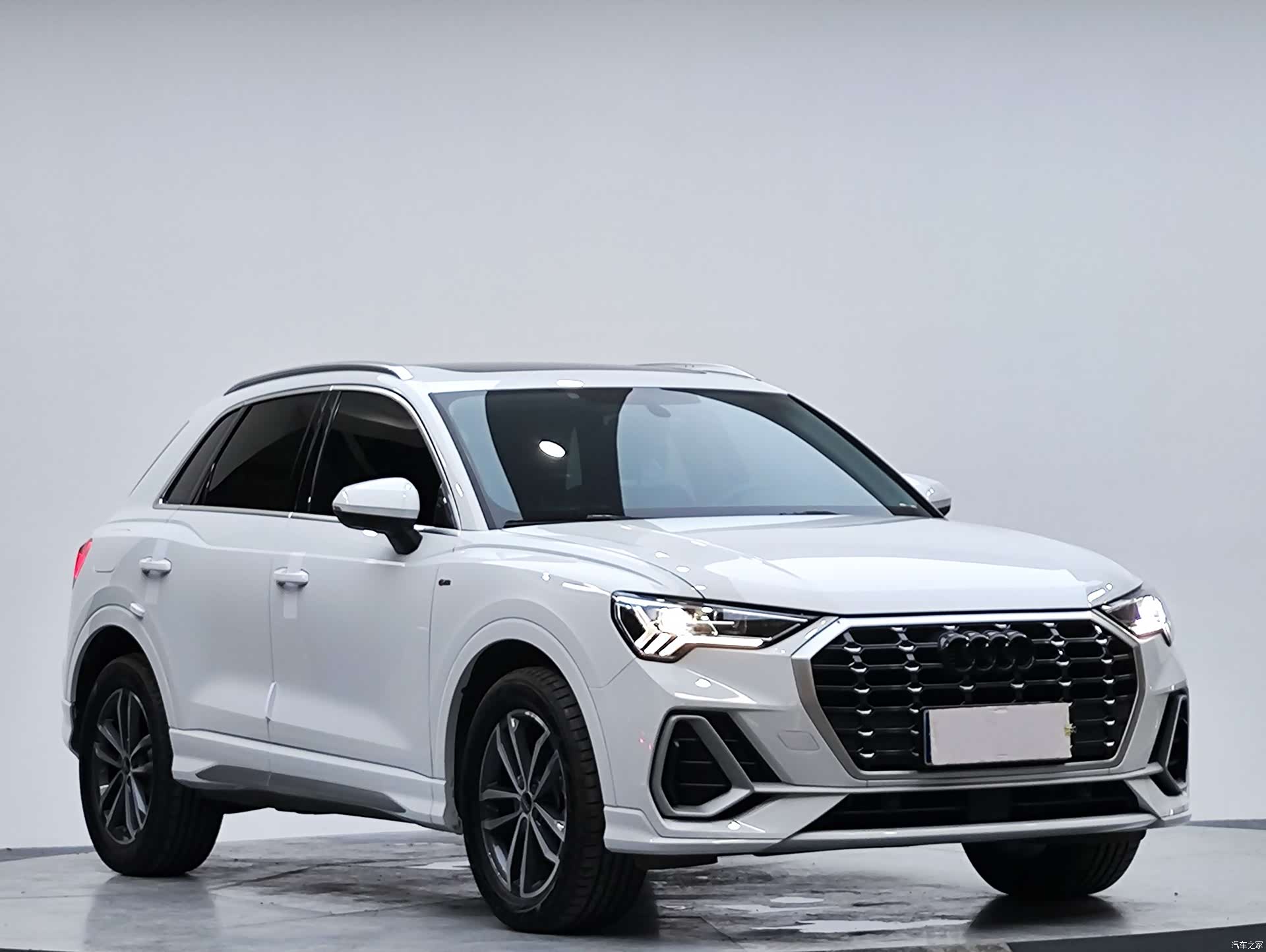 Audi Q3, 2022 4