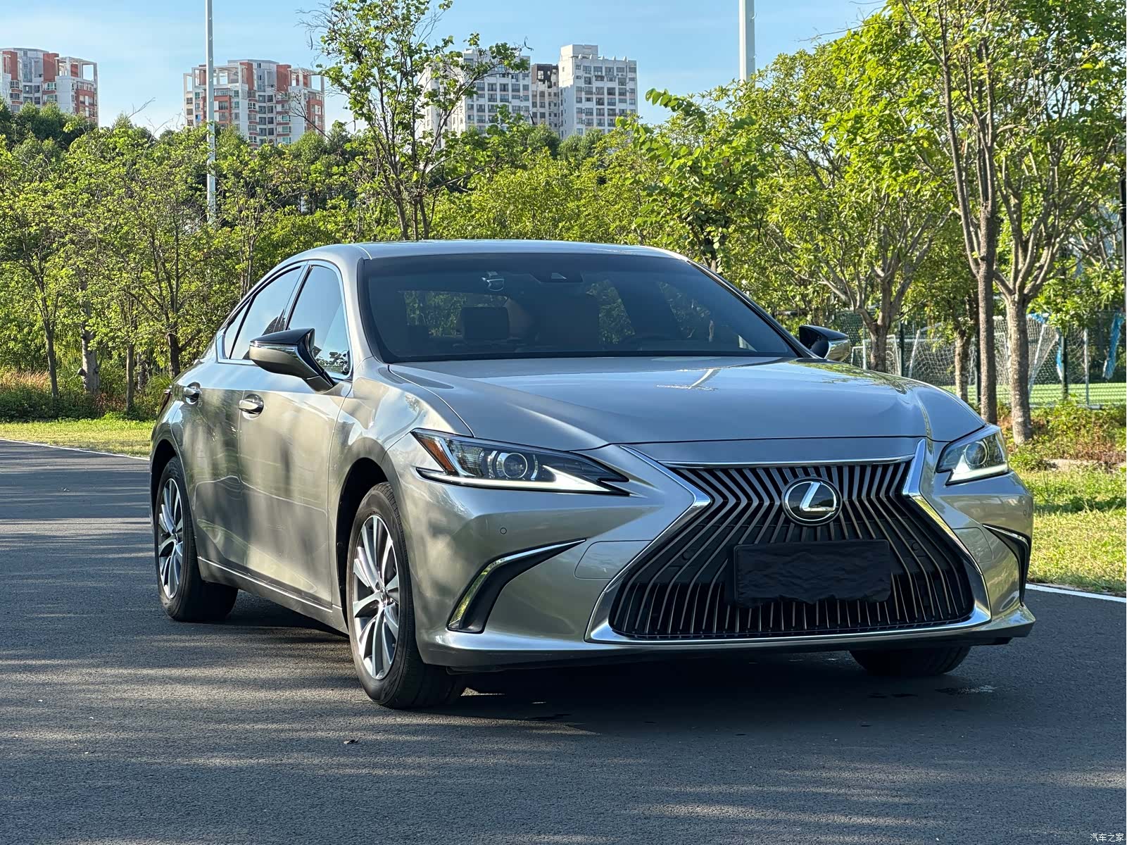 Lexus ES, 2020 3