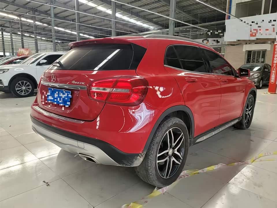 Mercedes-Benz GLA
