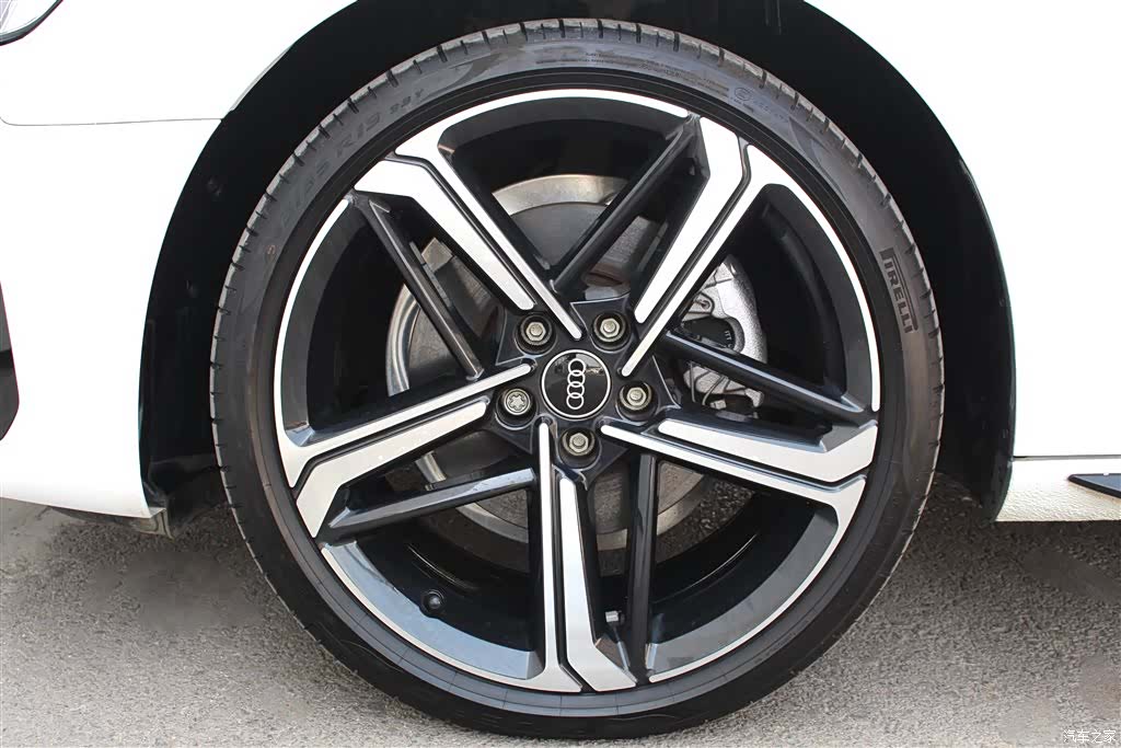 Audi A4L, 2023 13