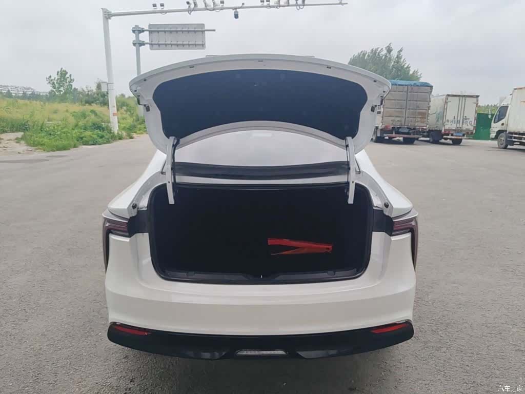 JMC Yi, 2023 15