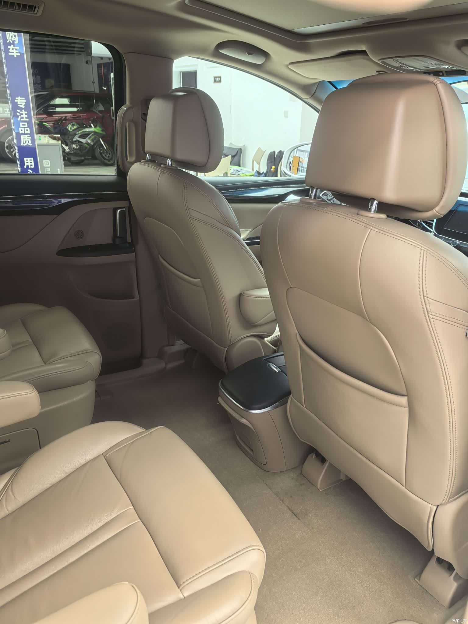 Buick GL8, 2018 6