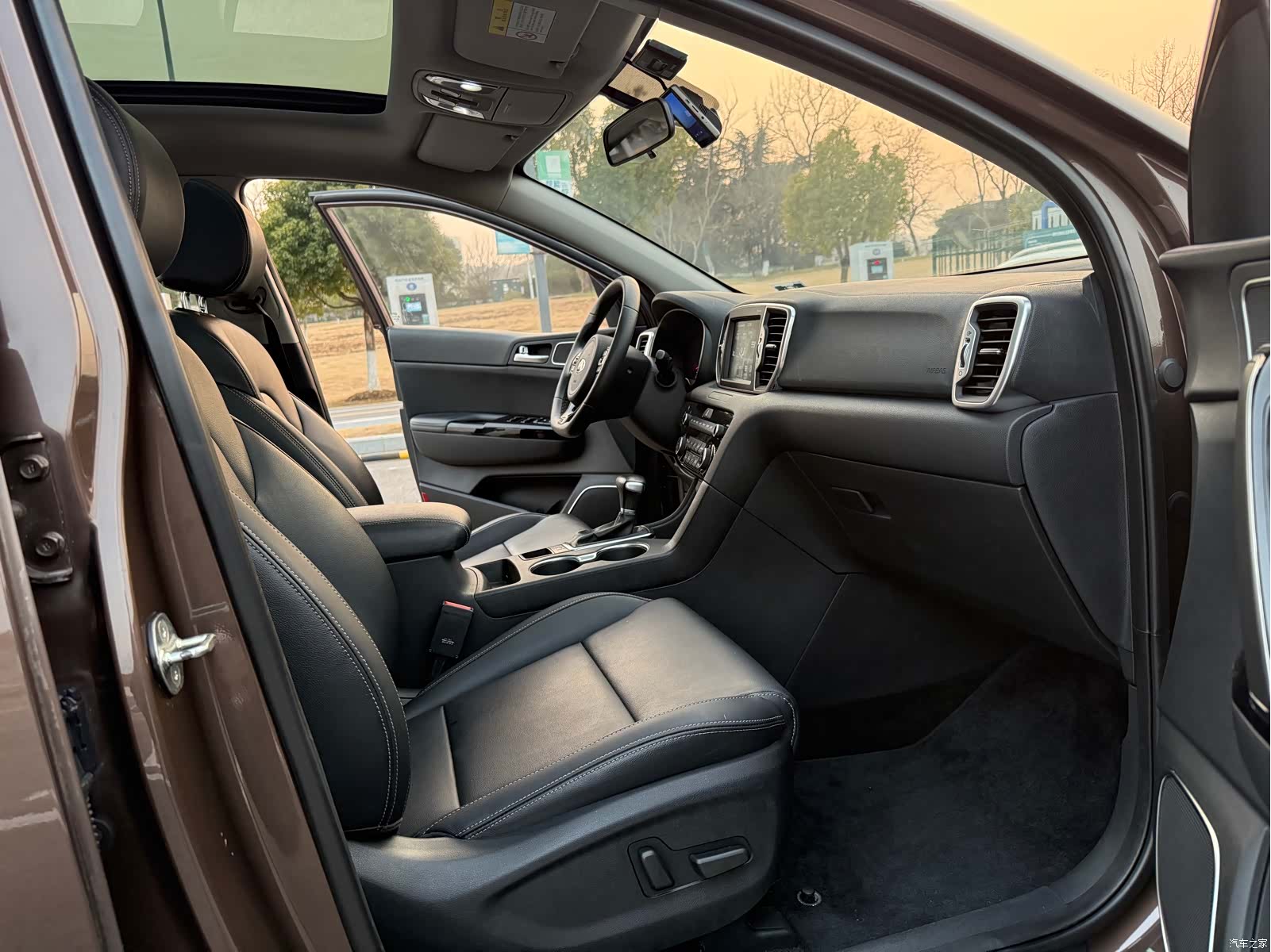 Kia KX5, 2016 11