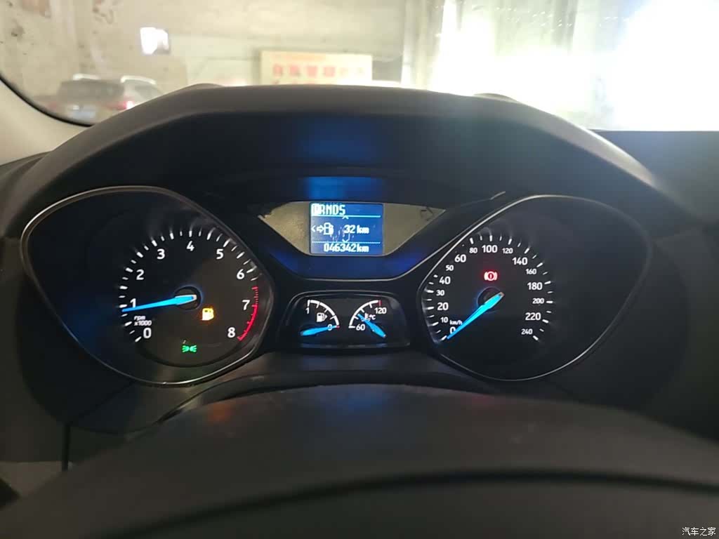 Ford Focus, 2018 12