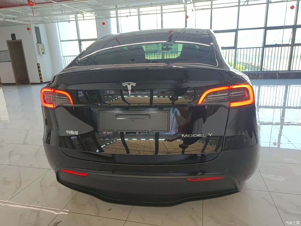 Tesla Model Y, 2023 6
