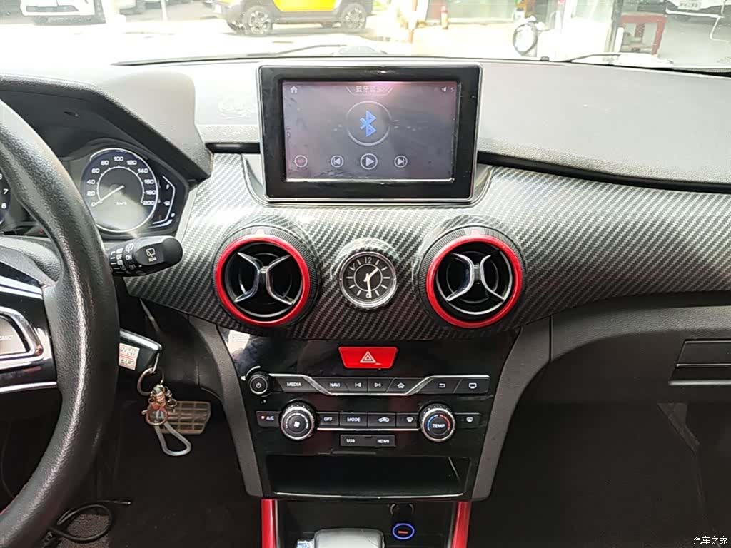 BAIC X25, 2017 13