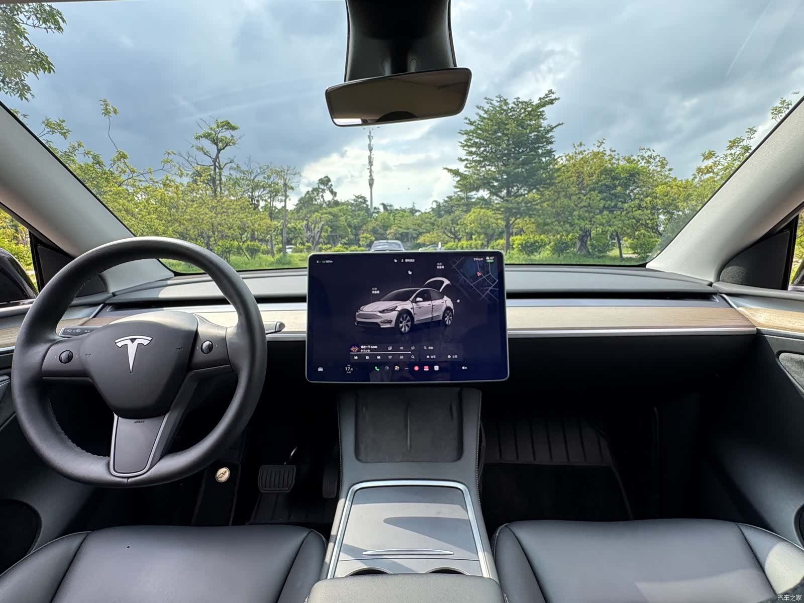 Tesla Model Y, 2023 9