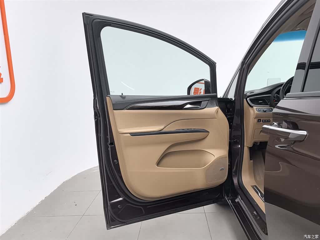 Buick GL8, 2018 8