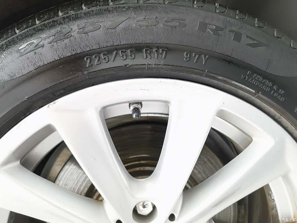 BMW 5 Series, 2011 24