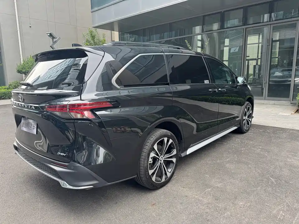 Toyota Grevia