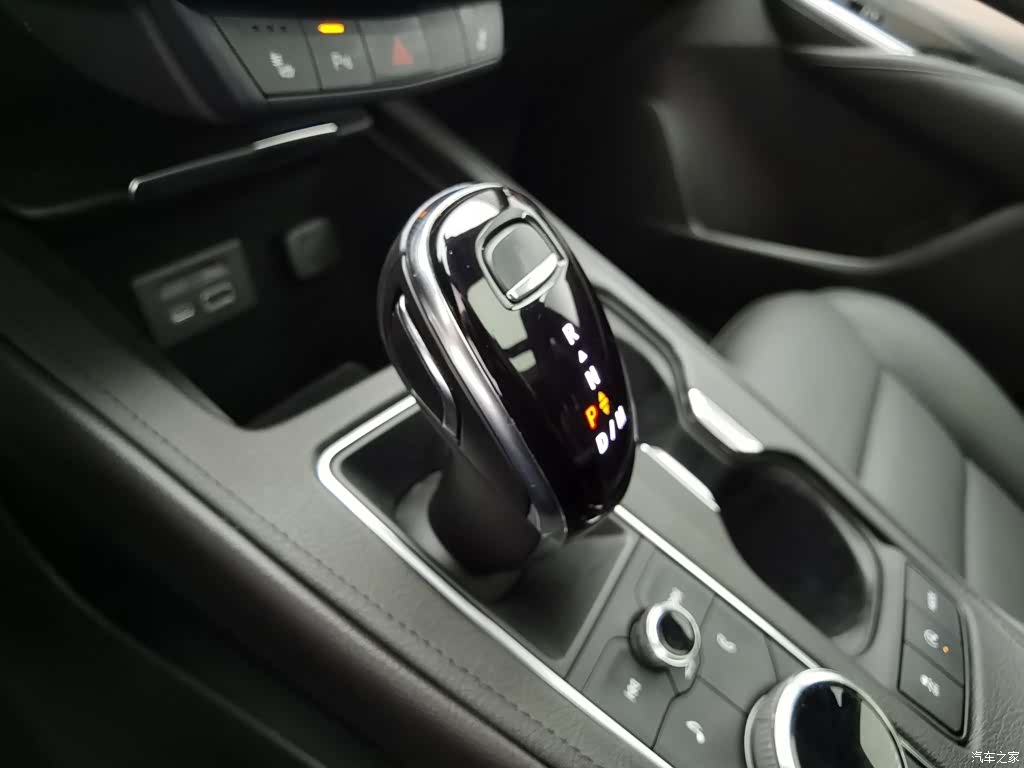 Cadillac XT4, 2021 13
