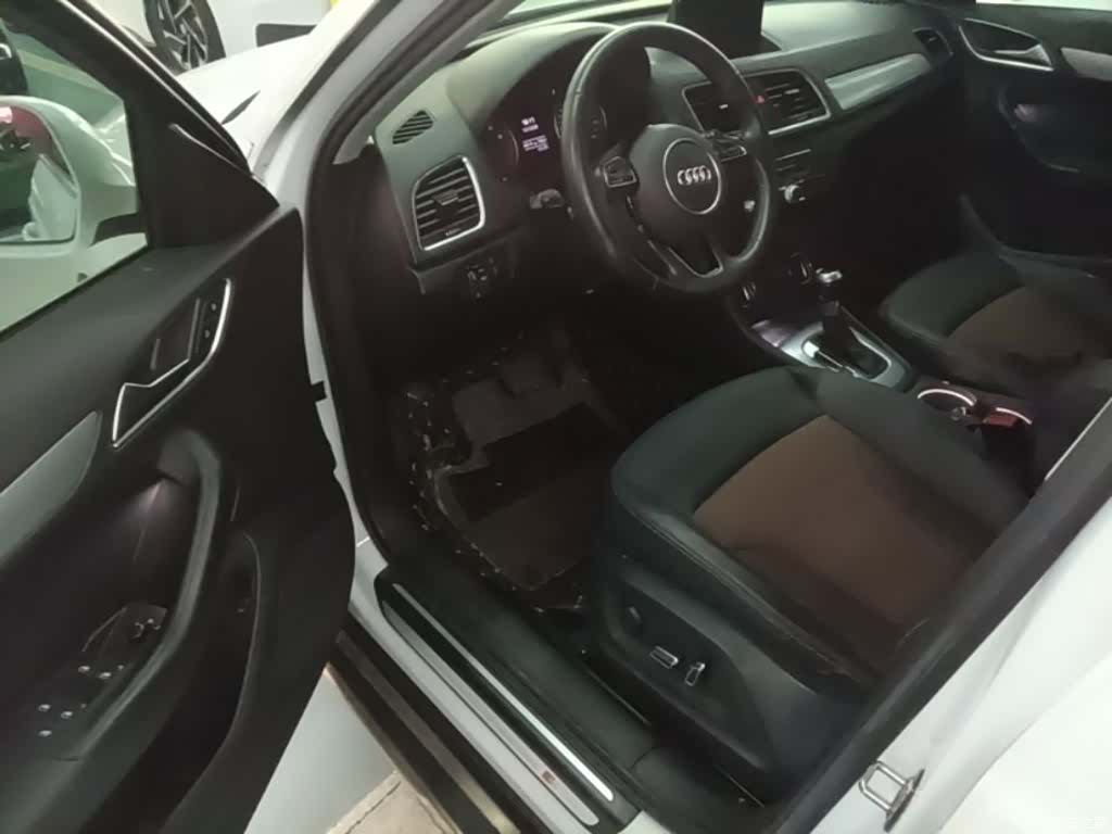 Audi Q3, 2019 16