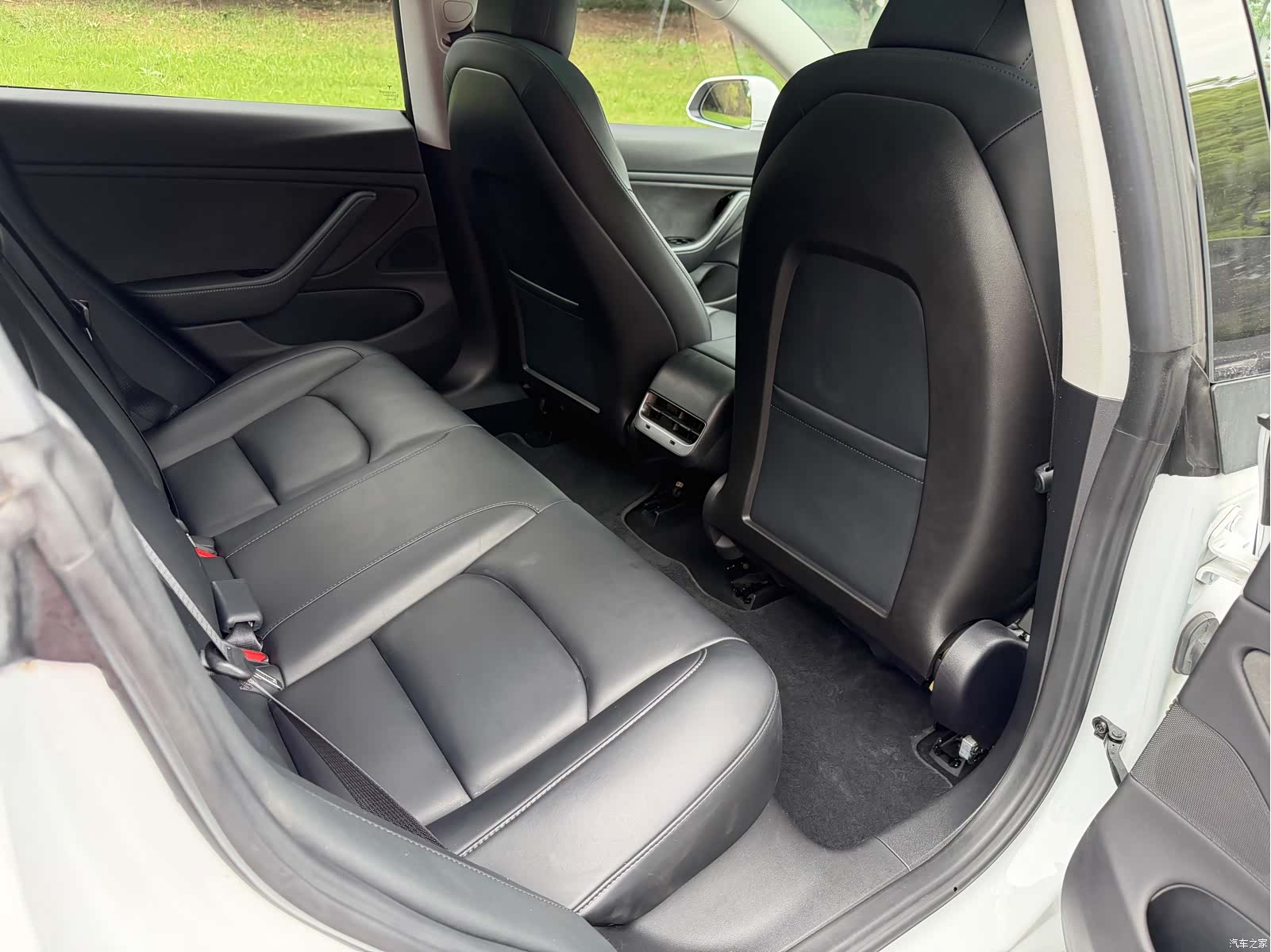 Tesla Model 3, 2019 16
