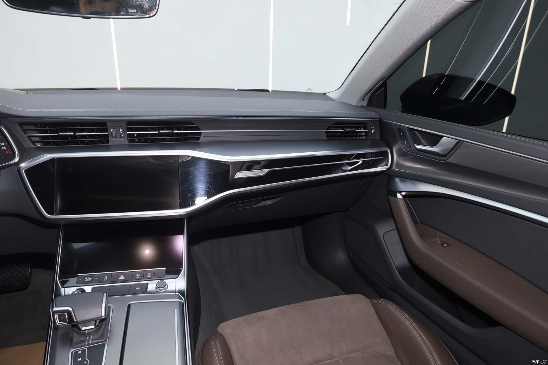 Audi A7L, 2024 10