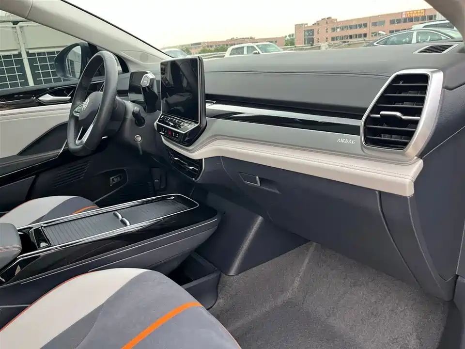 Volkswagen ID.6 CROZZ