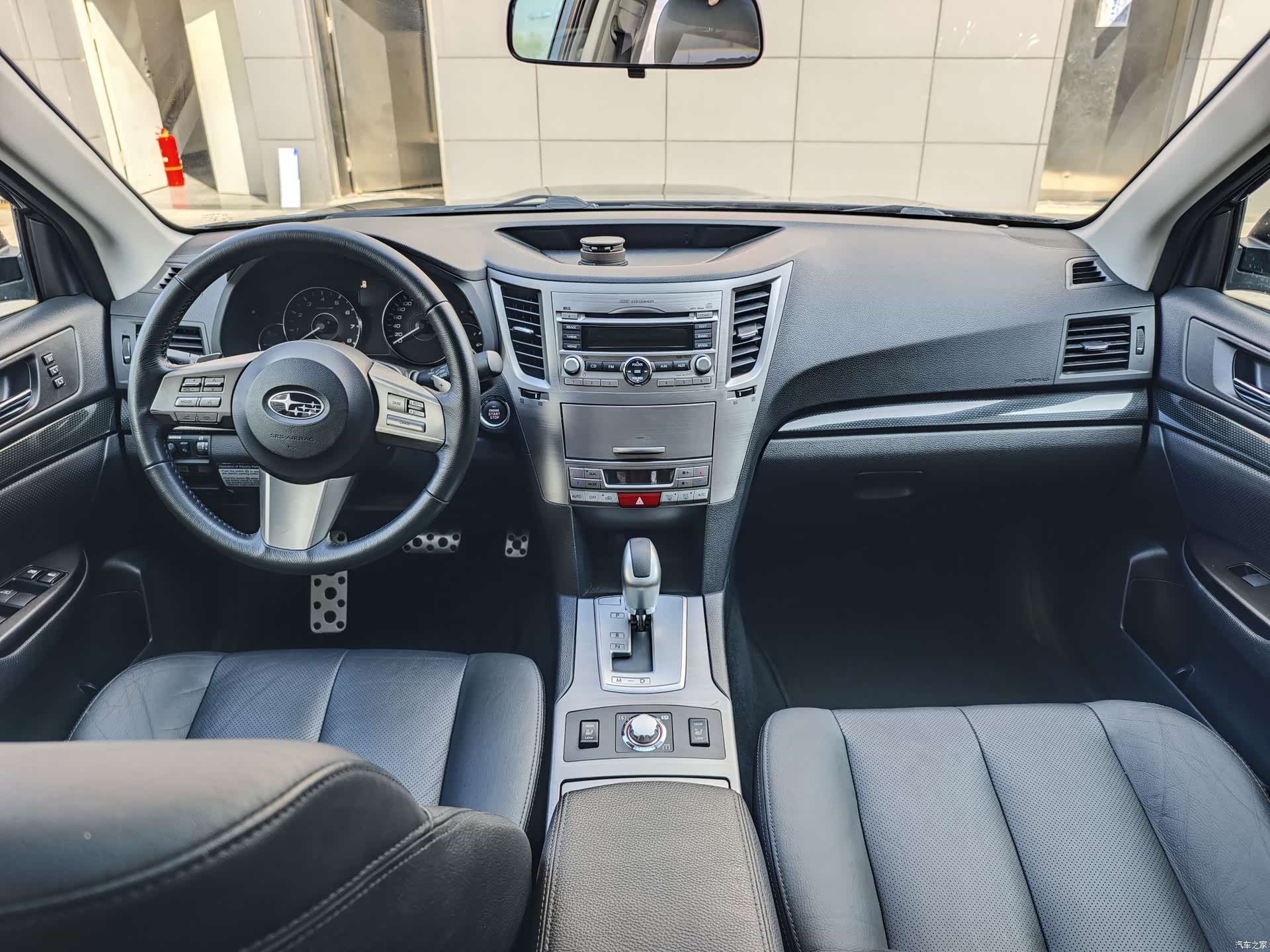 Subaru Legacy, 2011 все фото