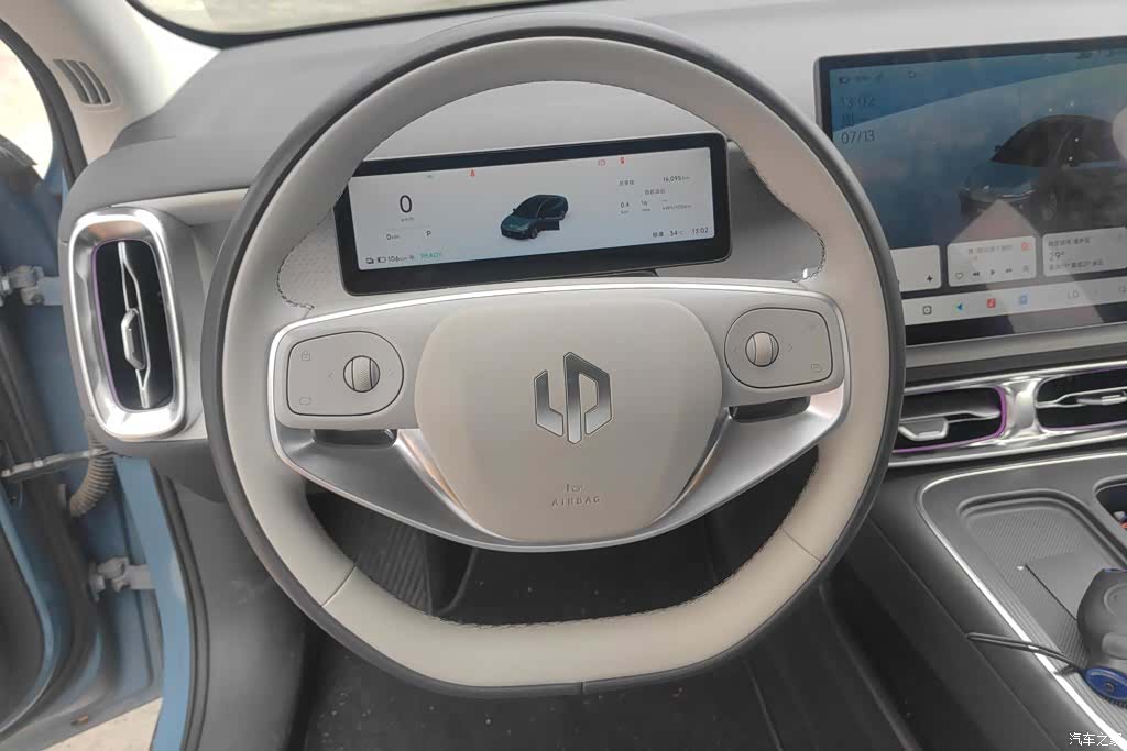Leapmotor B01, 2025 15