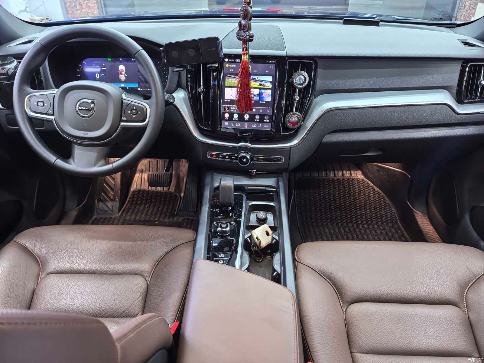 Volvo XC60, 2025 12