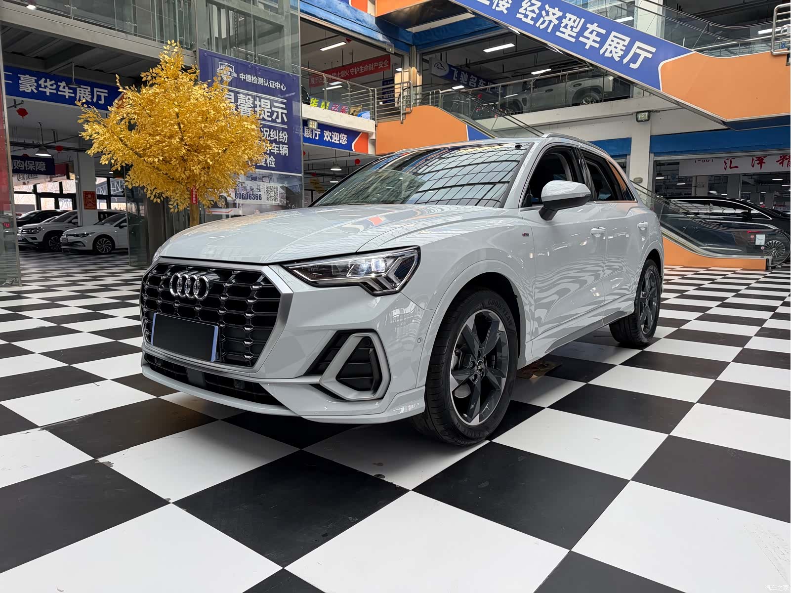 Audi Q3, 2022 1