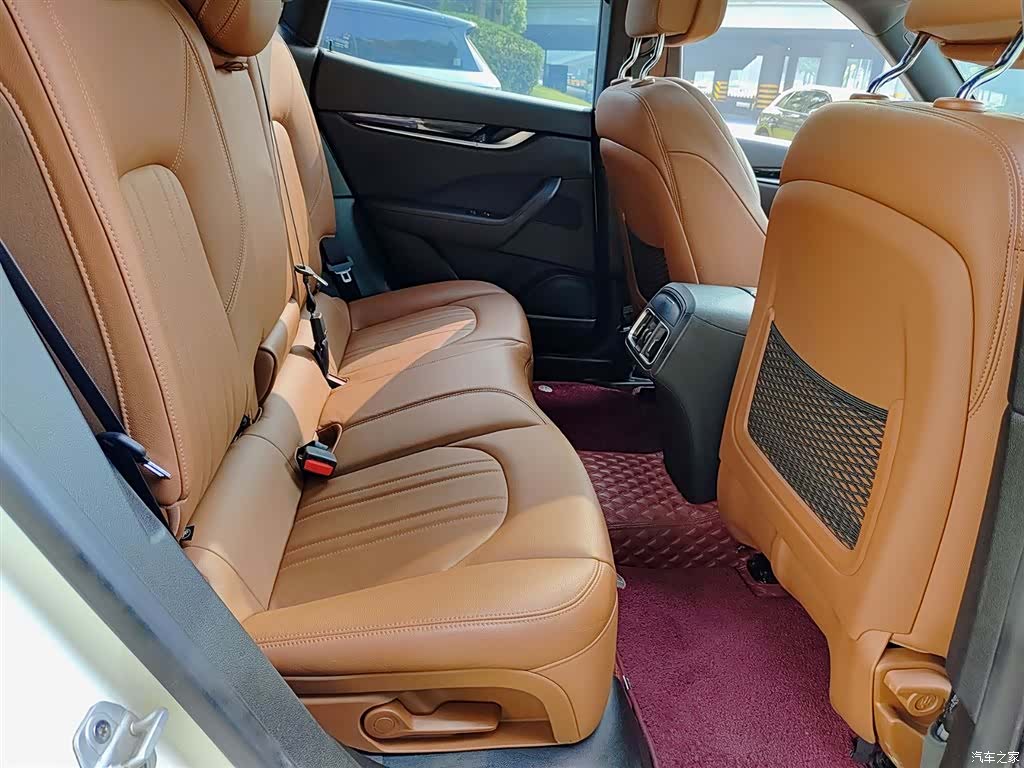 Maserati Levante, 2018 11