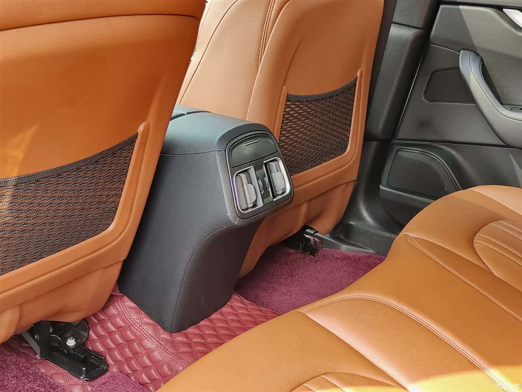 Maserati Levante, 2018 9