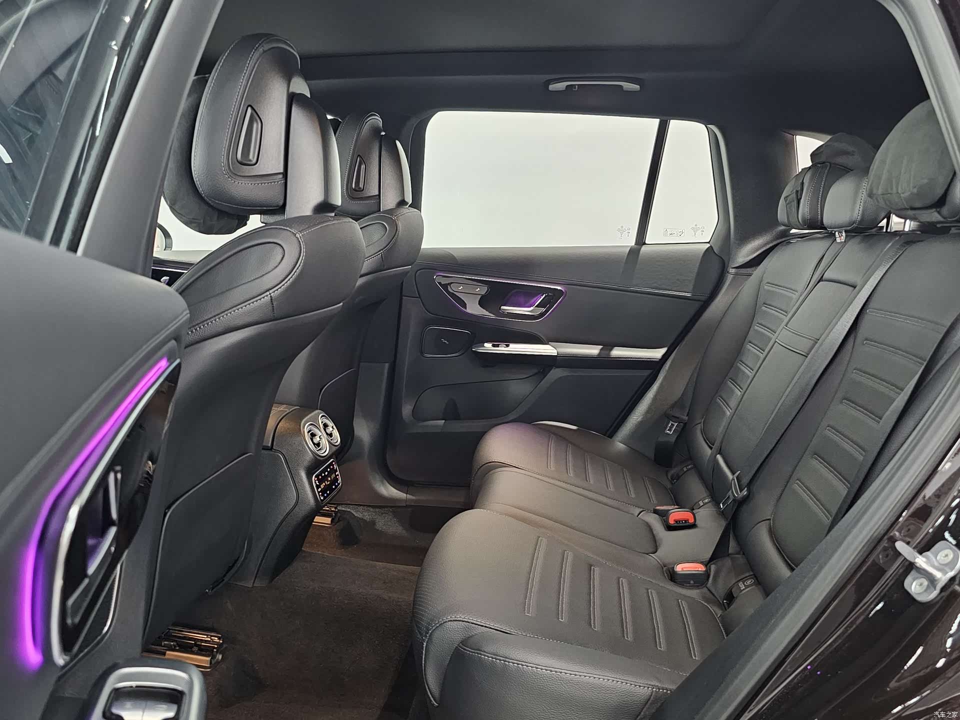 Mercedes-Benz GLC, 2024 10