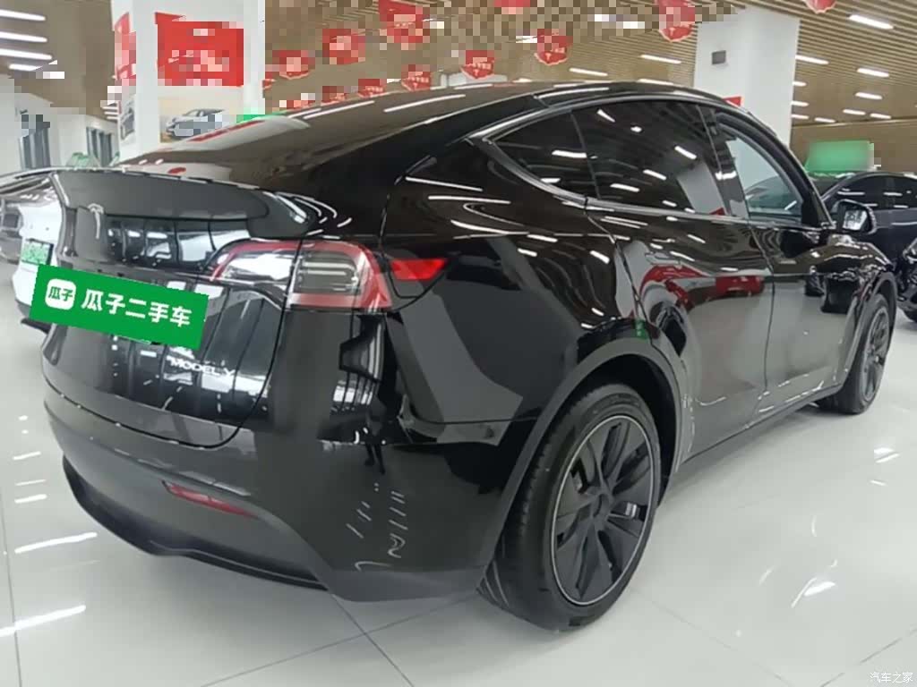 Tesla Model Y, 2023 7
