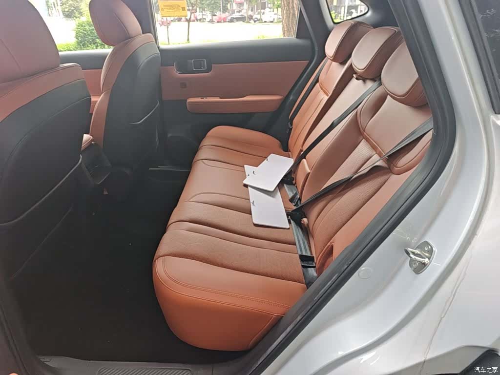 Wuling Starlight, 2026 24